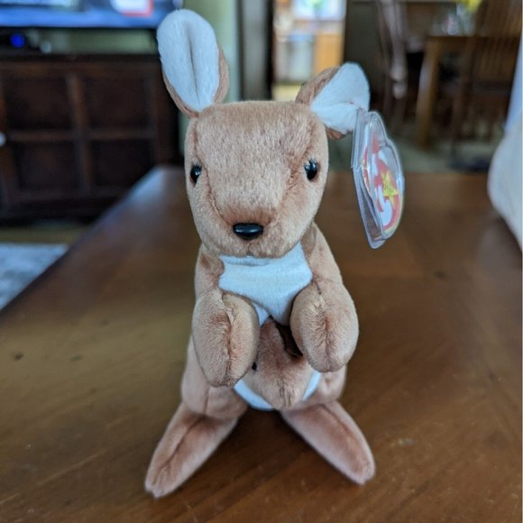Ty Pouch the Kangaroo RARE beanie baby style #4161 - 1996
